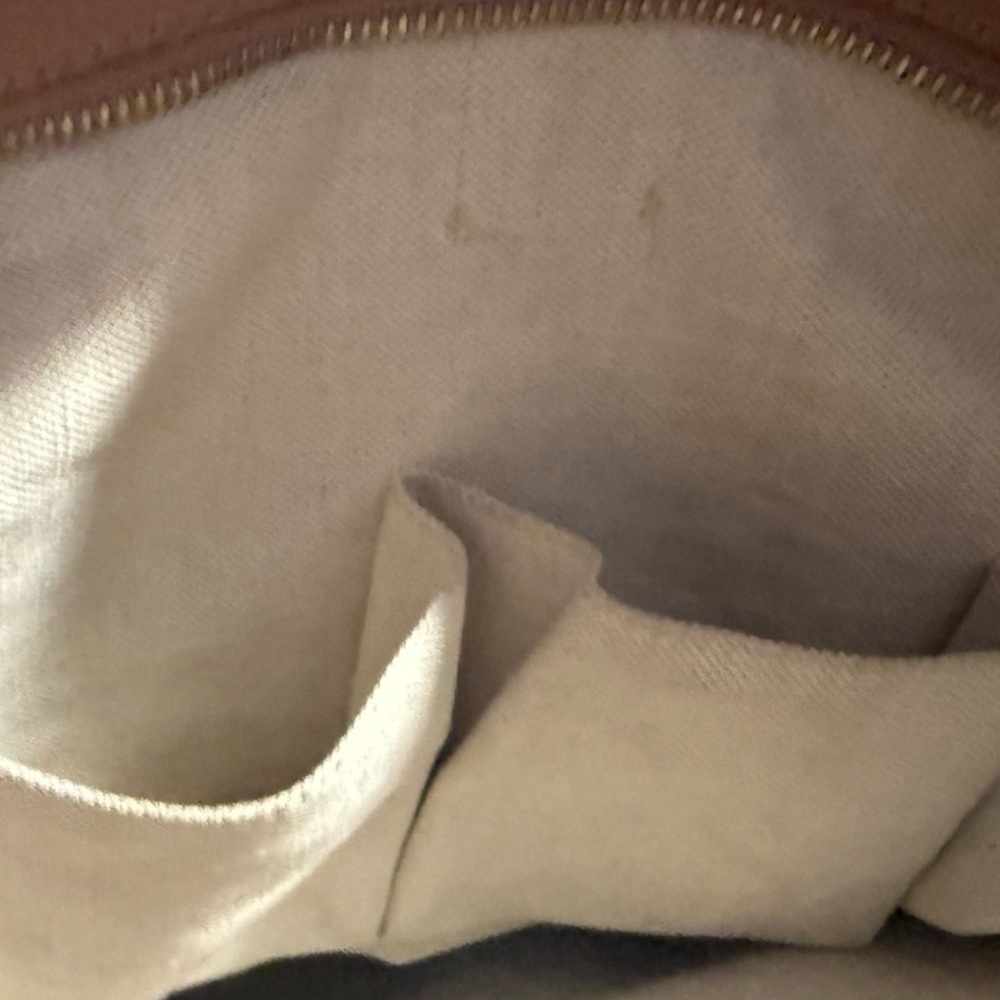Gucci Beige and Tan Tote Bag w/COA No CallOuts - Picture 8 of 11